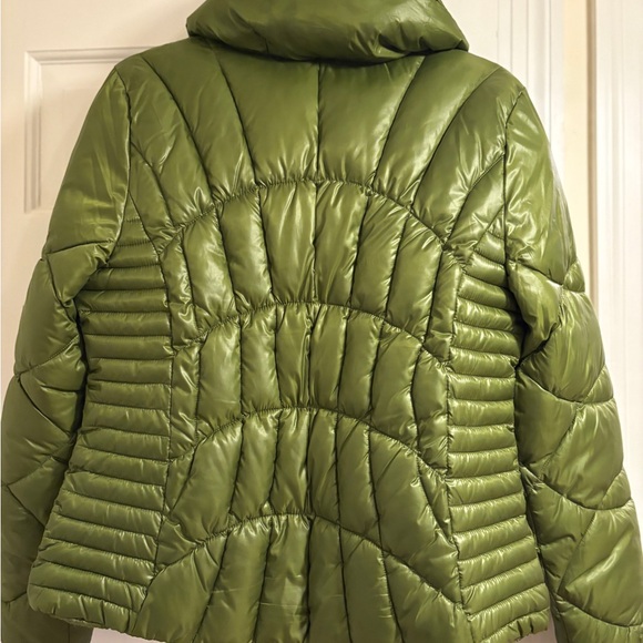 Guess Green Puffer Jacket - Picture 2 of 5